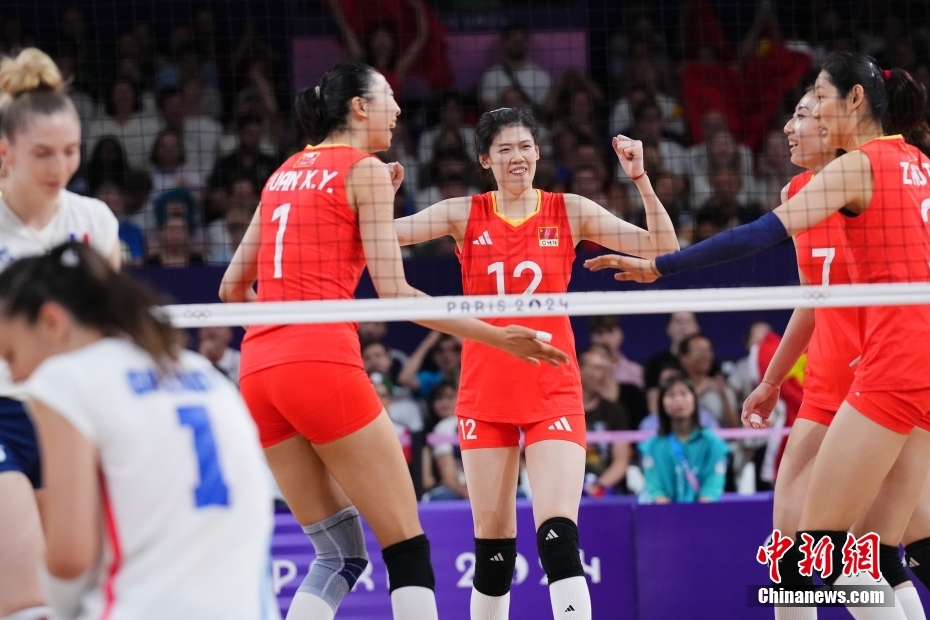 中国女排三连胜锁定小组第一，淘汰赛对阵土耳