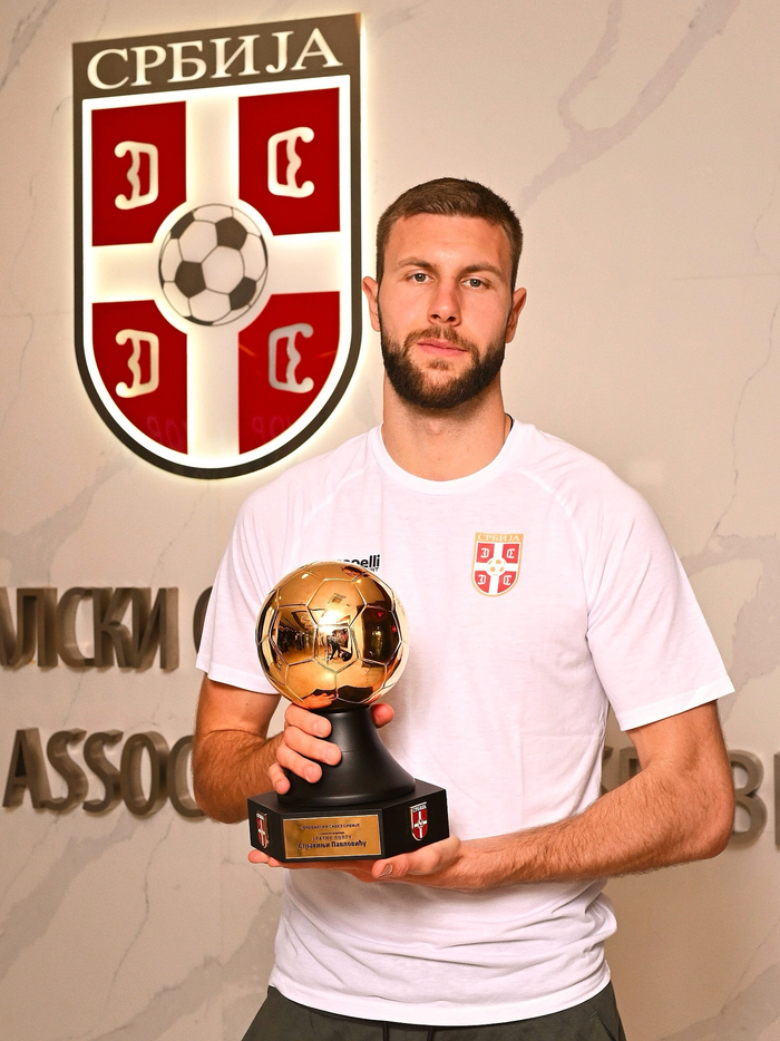 帕夫洛维奇荣膺塞尔维亚国家队金球奖 50+出场成