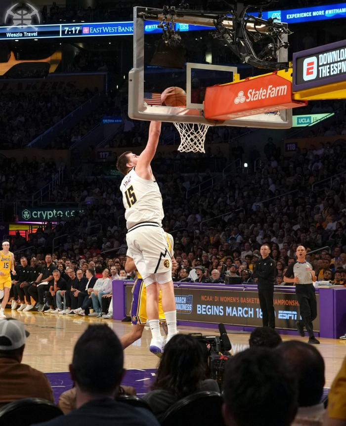 约基奇三双难救主 湖人东契奇准绝杀掘金