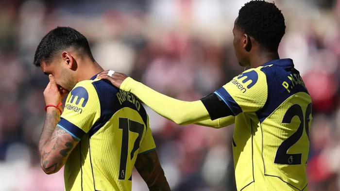 热刺队长罗梅罗伤退 球队深陷降级泥潭